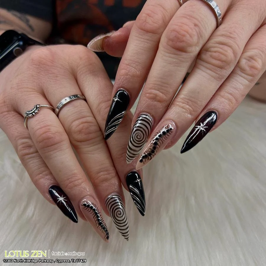 Halloween nail art